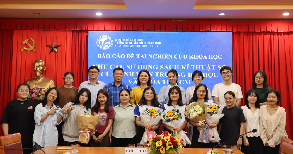 Từ giảng đường đến nghiên cứu: Hành trình khẳng định bản lĩnh sinh viên Trường Đại học Văn hóa TP.HCM